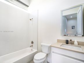 11911 NW 2 St, Plantation FL 33325