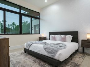 11911 NW 2 St, Plantation FL 33325