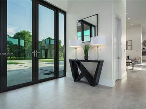 11911 NW 2 St, Plantation FL 33325