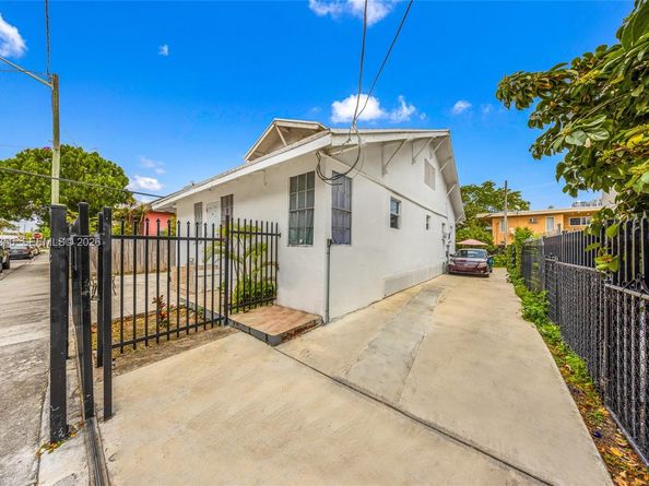 127 SW 7th Ave, Miami FL 33130