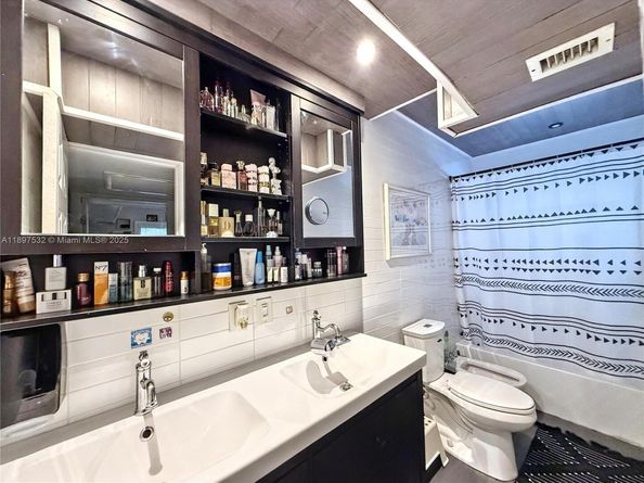 1115 Meridian Ave Townhouse, Miami Beach FL 33139