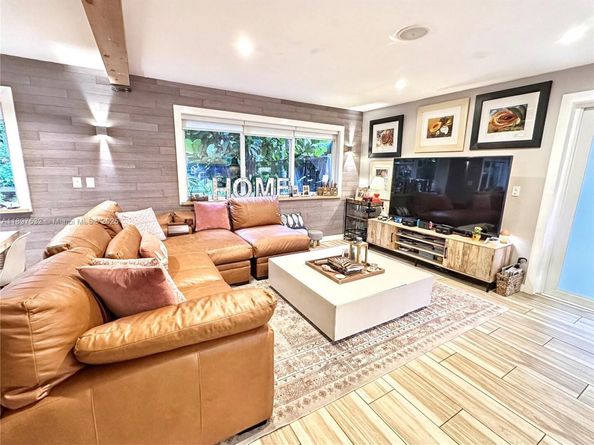 1115 Meridian Ave Townhouse, Miami Beach FL 33139