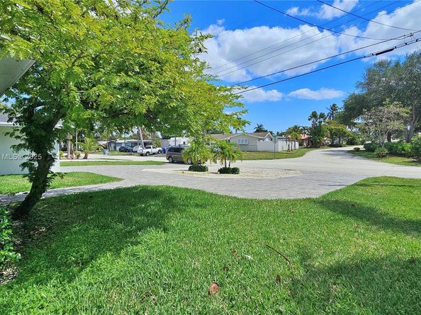 1731 SW 3rd Ave, Pompano Beach FL 33060