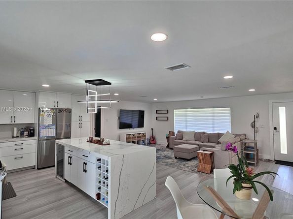 1731 SW 3rd Ave, Pompano Beach FL 33060