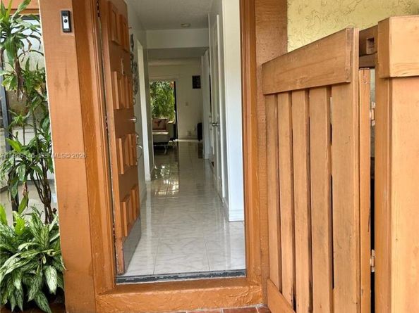 4056 Sierra Ter, Sunrise FL 33351