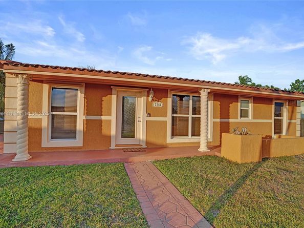 3761 NW 205th St, Miami Gardens FL 33055