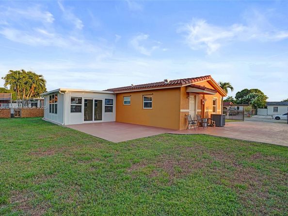 3761 NW 205th St, Miami Gardens FL 33055