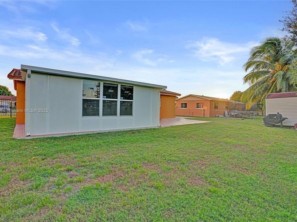 3761 NW 205th St, Miami Gardens FL 33055