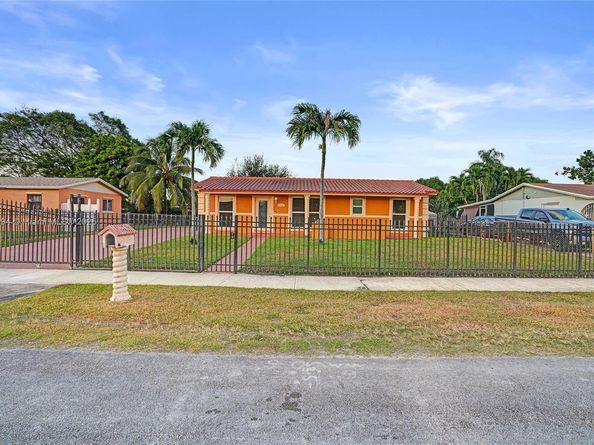 3761 NW 205th St, Miami Gardens FL 33055