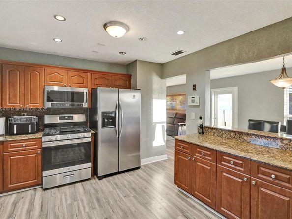 3761 NW 205th St, Miami Gardens FL 33055