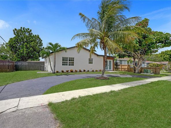 6220 NW 12th Ct, Sunrise FL 33313