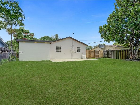 6220 NW 12th Ct, Sunrise FL 33313
