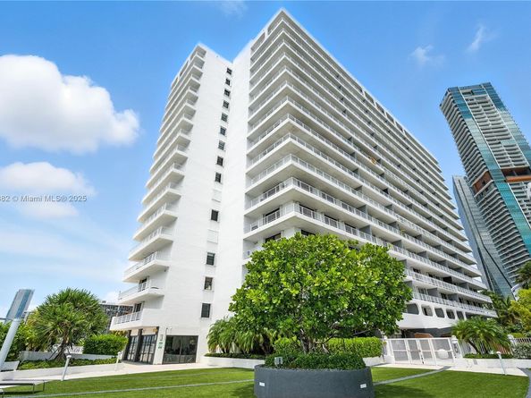 200 SE 15th Rd 9I, Miami FL 33129