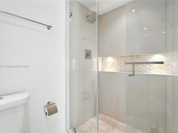 200 SE 15th Rd 9I, Miami FL 33129