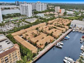 2861 NE 185th St 302, Aventura FL 33180