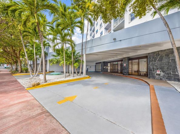 6900 Bay Dr 7E, Miami Beach FL 33141