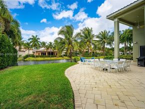 10221 Blue Palm St, Plantation FL 33324