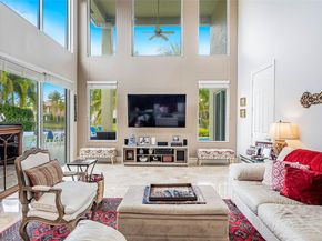 10221 Blue Palm St, Plantation FL 33324