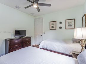 10221 Blue Palm St, Plantation FL 33324