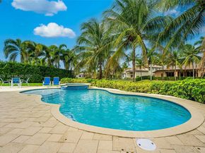 10221 Blue Palm St, Plantation FL 33324