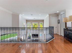 10221 Blue Palm St, Plantation FL 33324