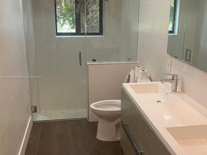 6205 Jacaranda Cir, Tamarac FL 33319