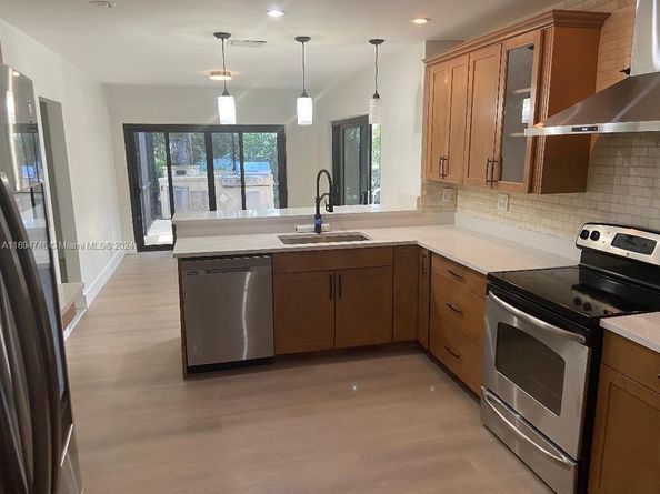 6205 Jacaranda Cir, Tamarac FL 33319