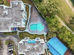 9440 Fontainebleau Blvd 203, Miami FL 33172
