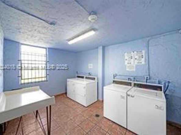 9440 Fontainebleau Blvd 203, Miami FL 33172