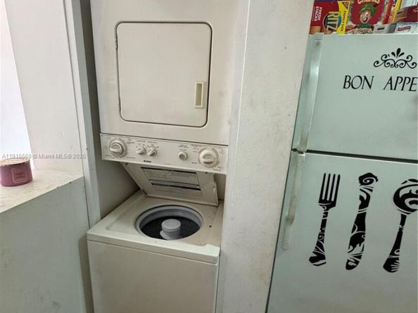 2421 NW 56th Ave 2202, Lauderhill FL 33313