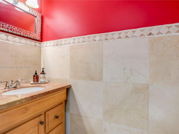 Undisclosed Address #A11822439, Boca Raton FL 33498