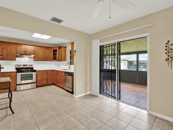 18225 SW 94th Ave, Palmetto Bay FL 33157