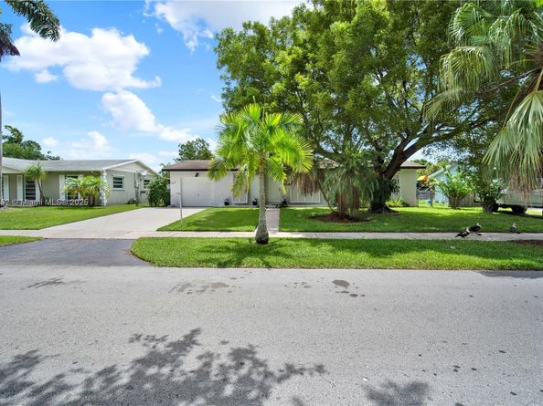 18225 SW 94th Ave, Palmetto Bay FL 33157