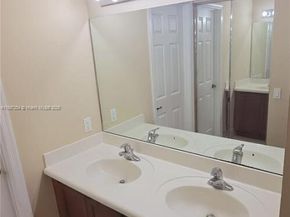 3020 Laurel Ridge Cir, Riviera Beach FL 33404