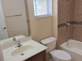 3020 Laurel Ridge Cir, Riviera Beach FL 33404