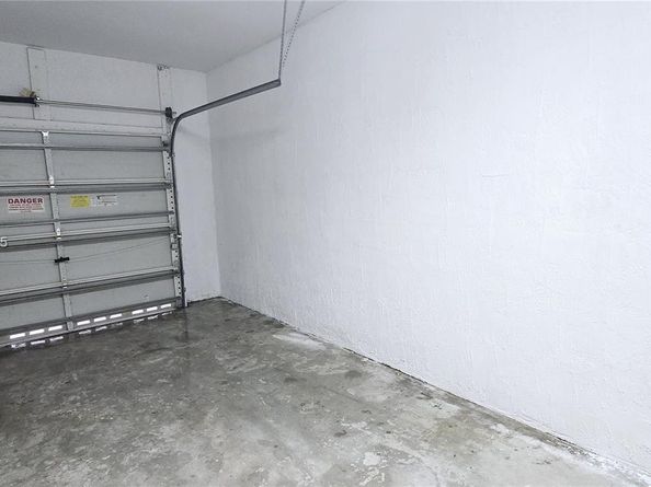 3020 Laurel Ridge Cir, Riviera Beach FL 33404