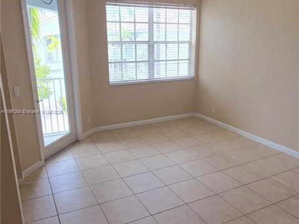 3020 Laurel Ridge Cir, Riviera Beach FL 33404
