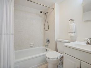 117 Royal Park Dr 3F, Oakland Park FL 33309