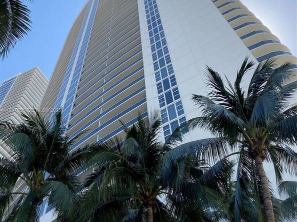 1850 S Ocean Dr 1004, Hallandale Beach FL 33009