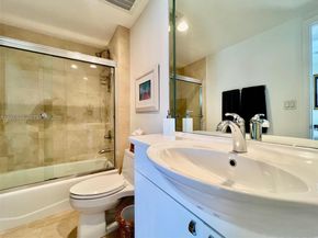 1850 S Ocean Dr 1004, Hallandale Beach FL 33009