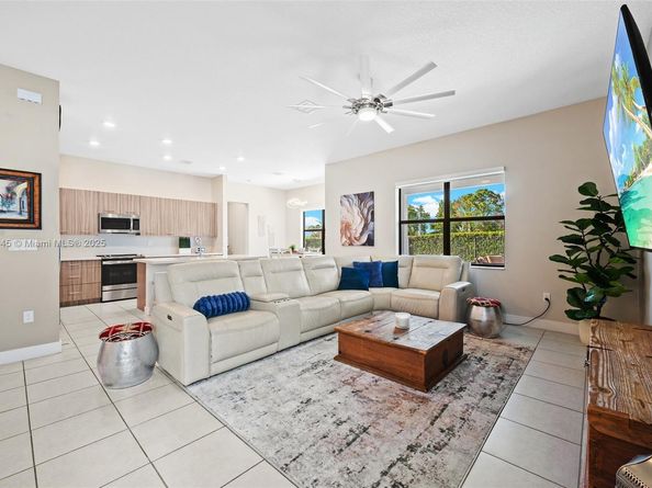 17577 SW 41st St, Miramar FL 33029
