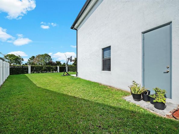 17577 SW 41st St, Miramar FL 33029