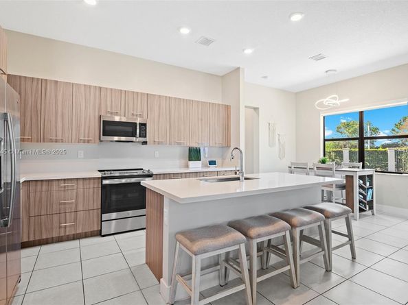 17577 SW 41st St, Miramar FL 33029