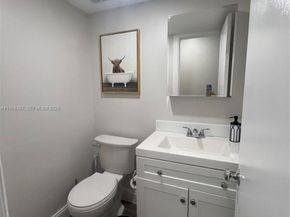 3642 NE 171st St 307, North Miami Beach FL 33160