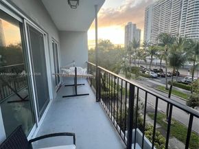 3642 NE 171st St 307, North Miami Beach FL 33160
