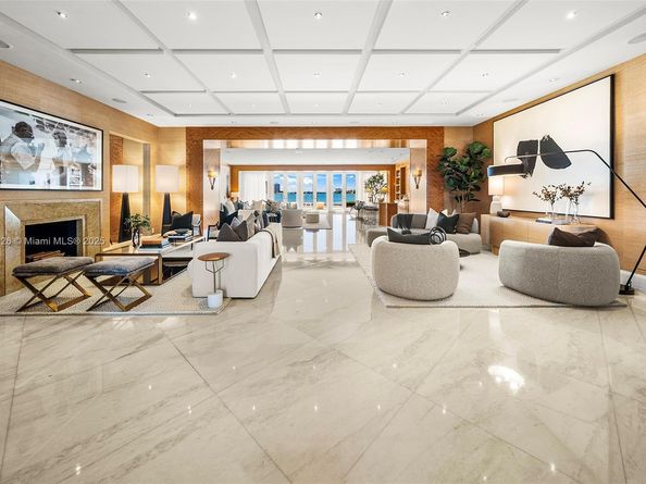 5940 N Bay Rd, Miami Beach FL 33140