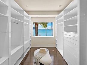 5940 N Bay Rd, Miami Beach FL 33140