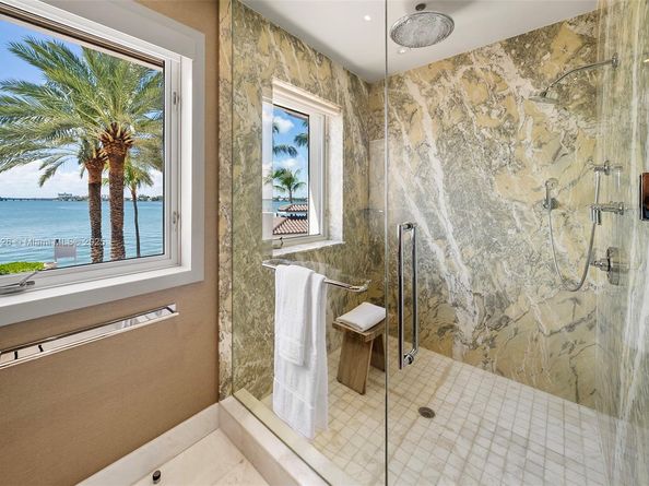 5940 N Bay Rd, Miami Beach FL 33140