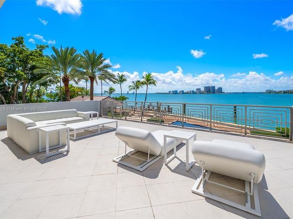 5940 N Bay Rd, Miami Beach FL 33140