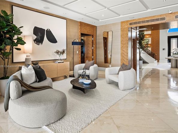 5940 N Bay Rd, Miami Beach FL 33140